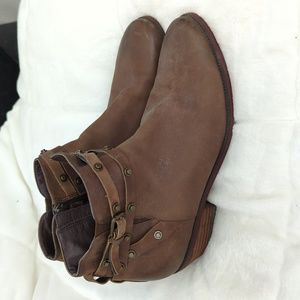 Halogen Lidia Leather Boots